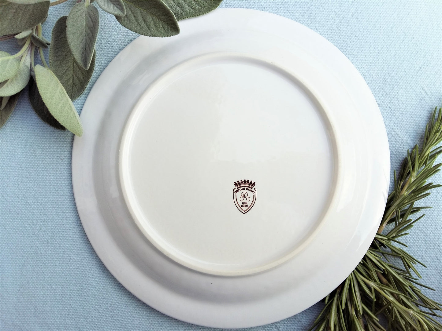 Six French, Mid Century, Foie Gras Entrée Plates. Foie Gras Recipe Plates. from Tiggy & Pip - €120.00! Shop now at Tiggy and Pip