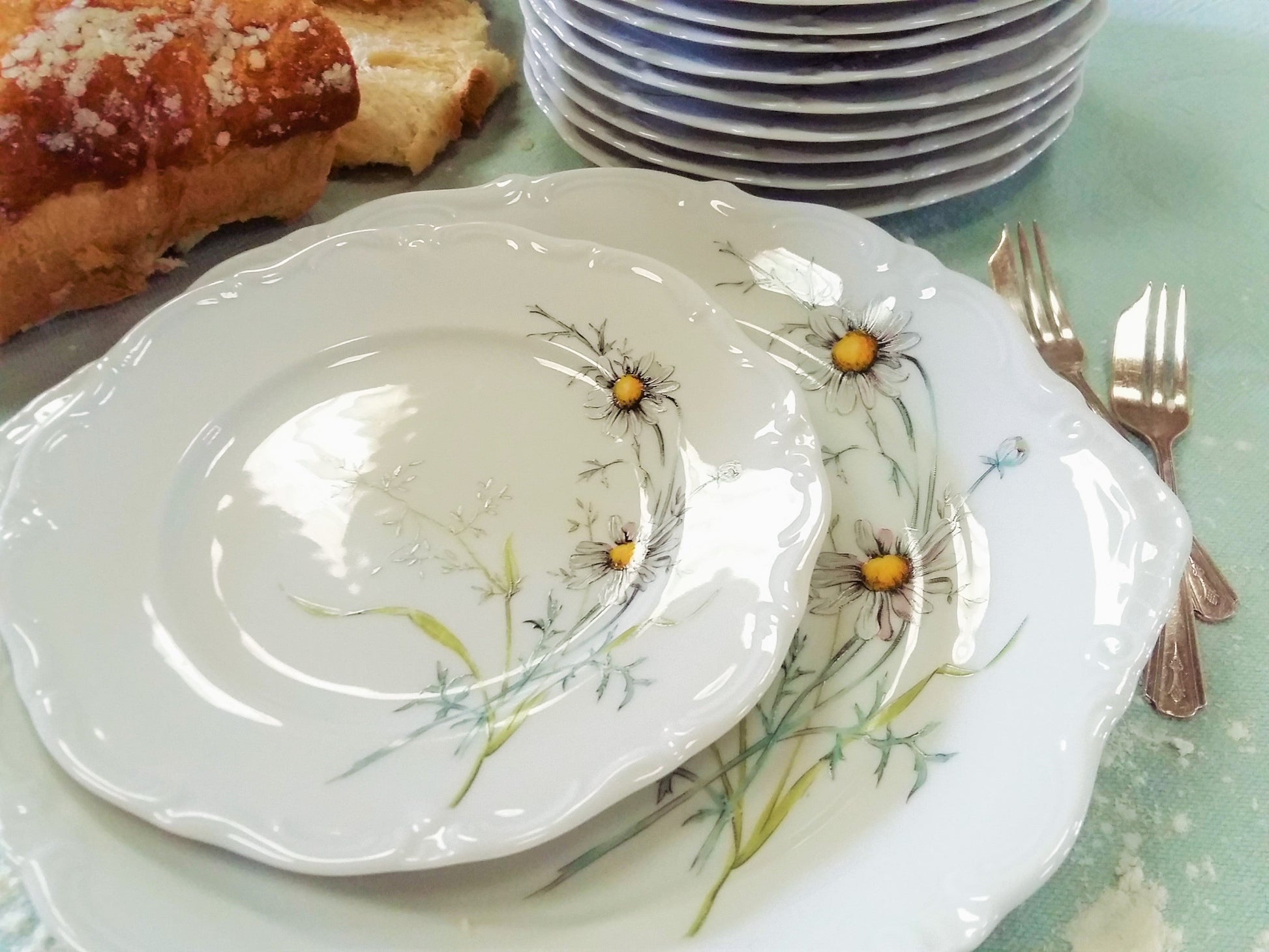 TEN "Daisy" Tea Plates & Platter by "Winterling Roslau, Bavaria." from Tiggy & Pip - €180.00! Shop now at Tiggy and Pip