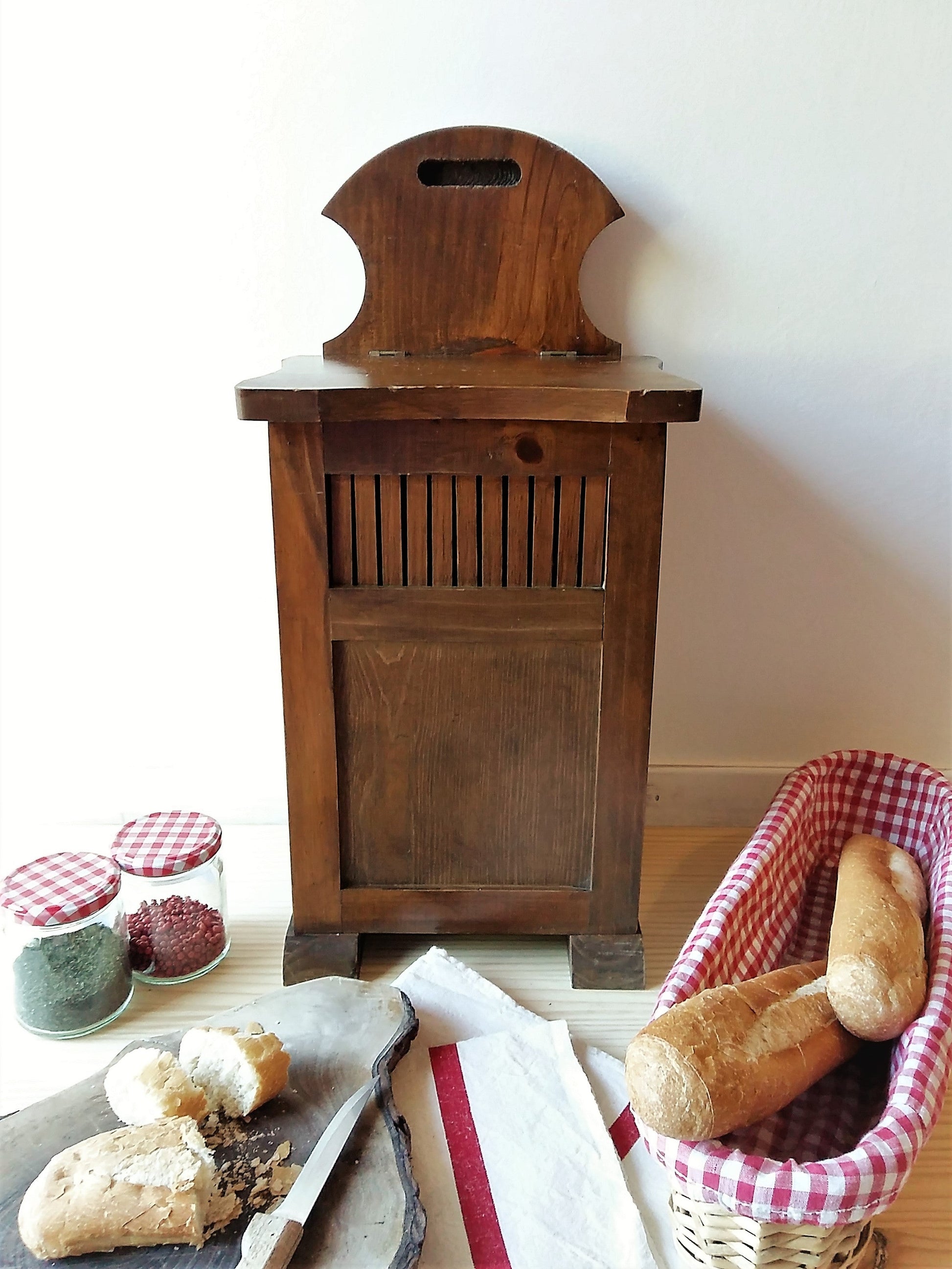 Wooden Upright Demi Baguette Storage Box from Tiggy & Pip - €159.00! Shop now at Tiggy and Pip