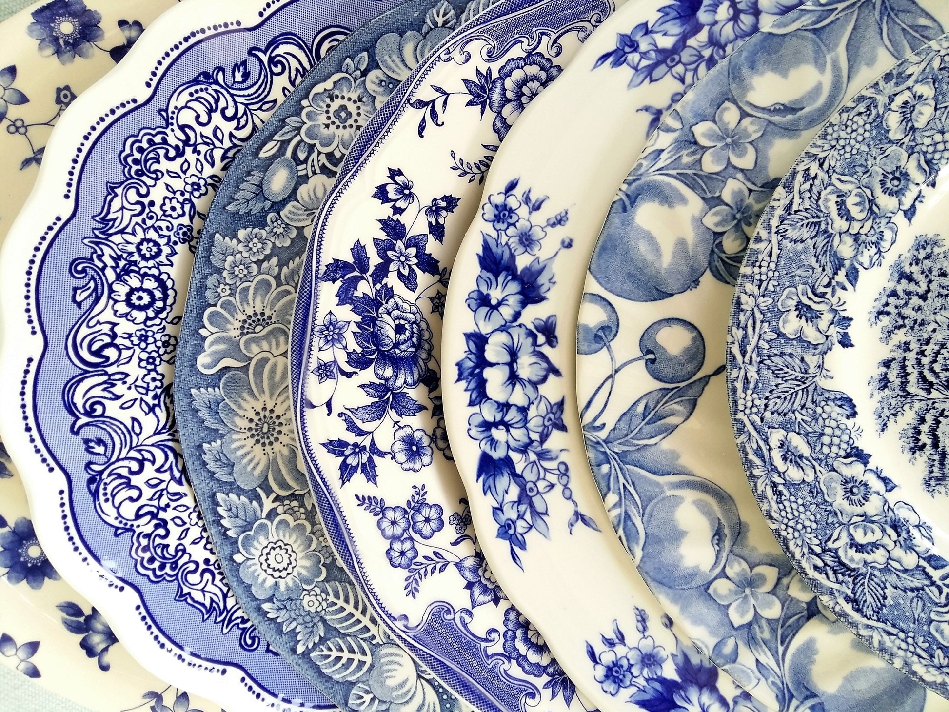 EIGHT Mismatched Blue and White Plates from Tiggy & Pip - €199 with FREE worldwide shipping! Shop now at Tiggy and Pip